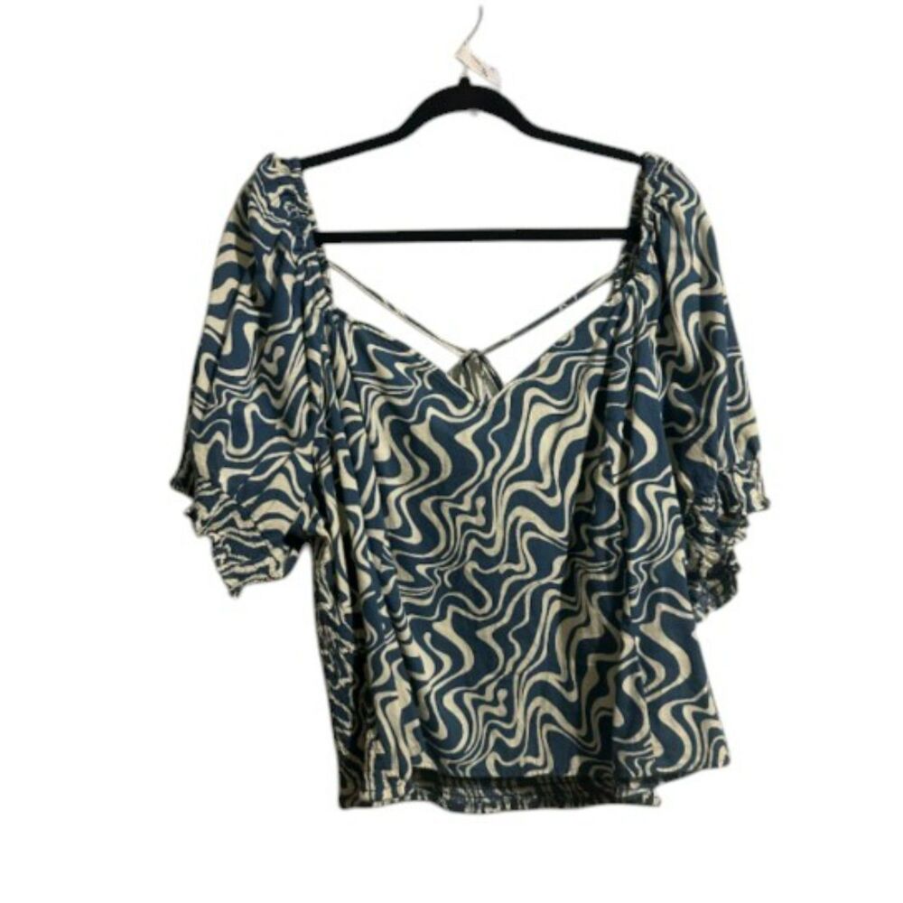 Women's Blue and White Wavy Print Puff Sleeve Square Neck Top
